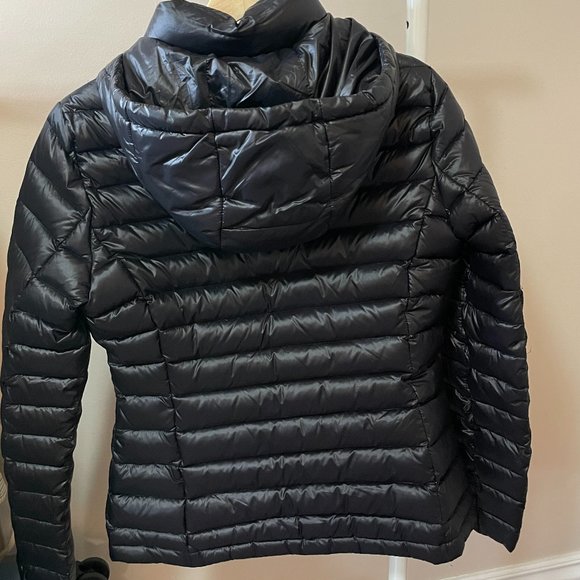 LIKE NEW Calvin Klein black premium down puffer jacket - women size XS - Picture 4 of 4